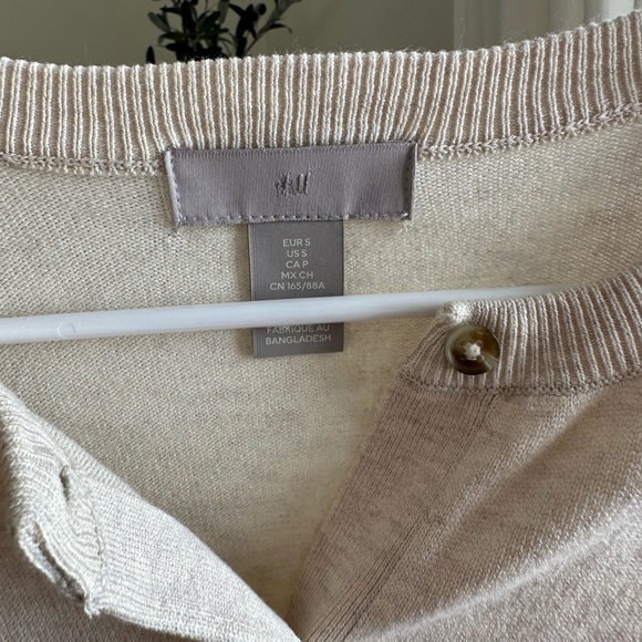 H&M Cardigan - Picture 2 of 4